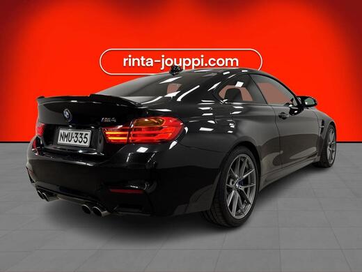 BMW M4 vaihtoauto