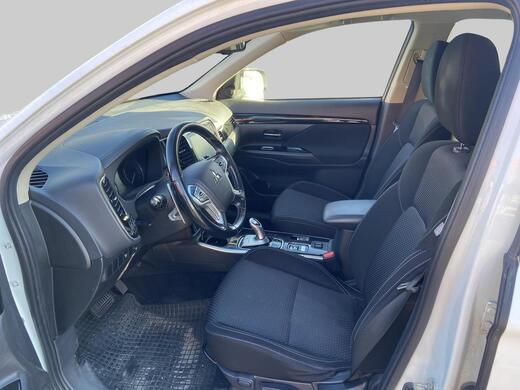 Mitsubishi Outlander PHEV vaihtoauto
