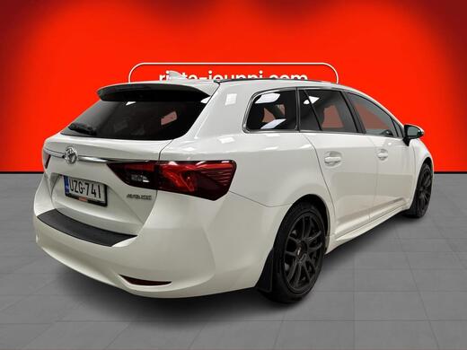 Toyota Avensis vaihtoauto