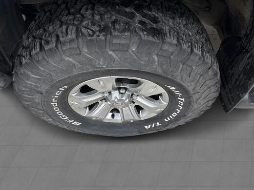 Toyota Hilux vaihtoauto