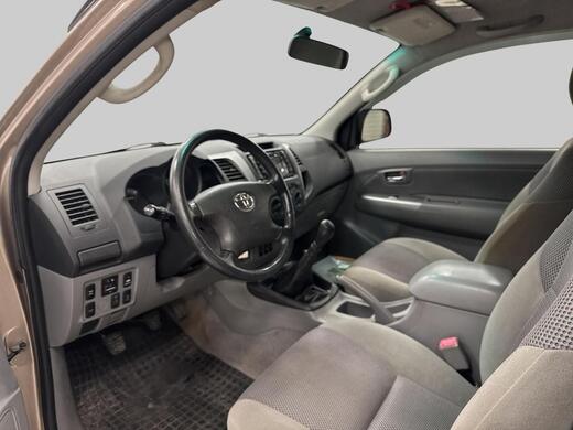 Toyota Hilux vaihtoauto