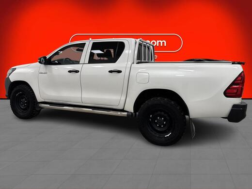 Toyota Hilux vaihtoauto