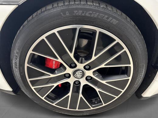 Porsche Taycan vaihtoauto