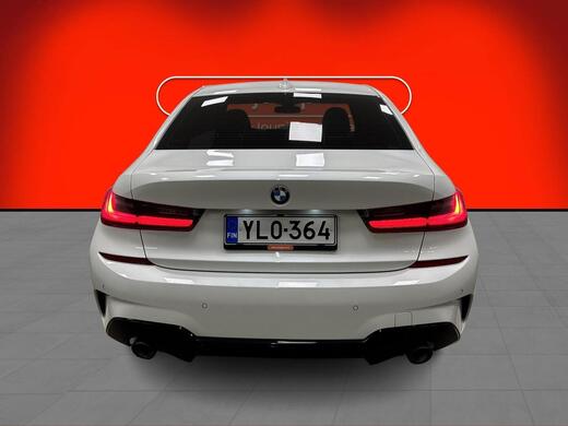 BMW 330 vaihtoauto