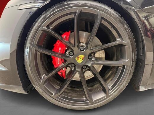 Porsche Taycan vaihtoauto