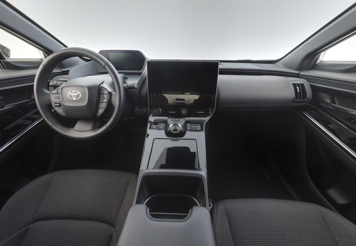 Toyota bZ4X vaihtoauto