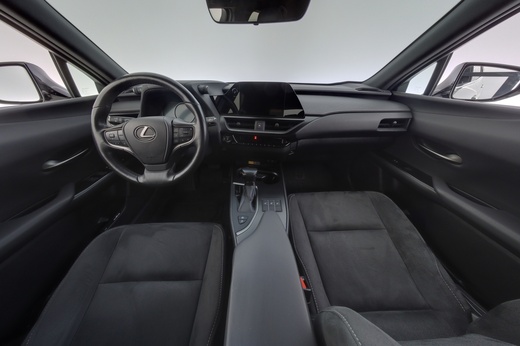 Lexus UX vaihtoauto