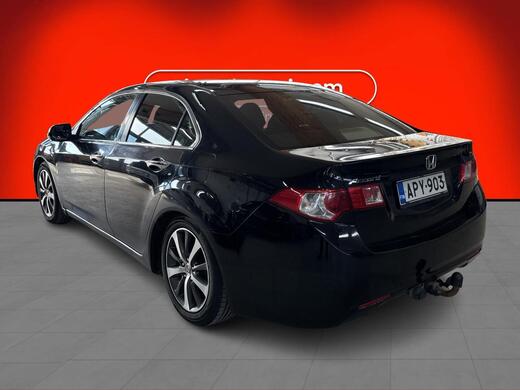 Honda Accord vaihtoauto