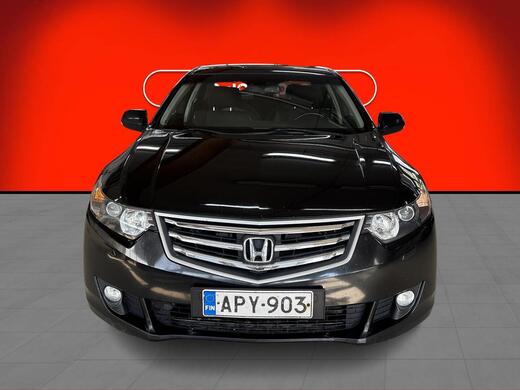 Honda Accord vaihtoauto