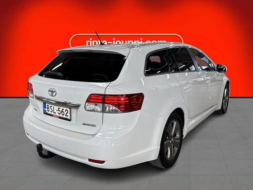Toyota Avensis vaihtoauto