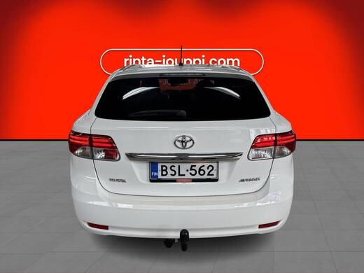 Toyota Avensis vaihtoauto