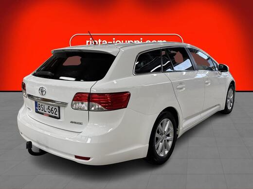 Toyota Avensis vaihtoauto