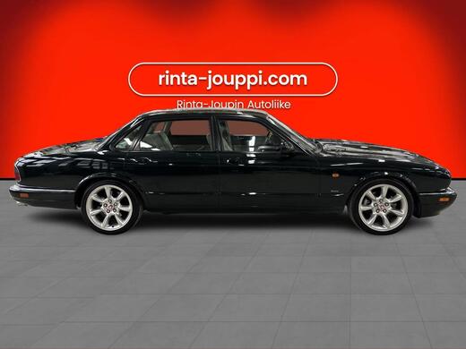 Jaguar XJR vaihtoauto