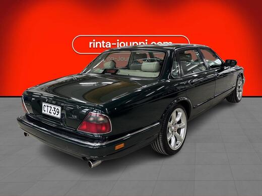 Jaguar XJR vaihtoauto