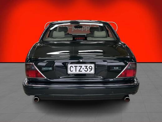 Jaguar XJR vaihtoauto