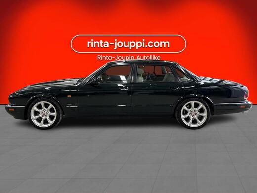 Jaguar XJR vaihtoauto
