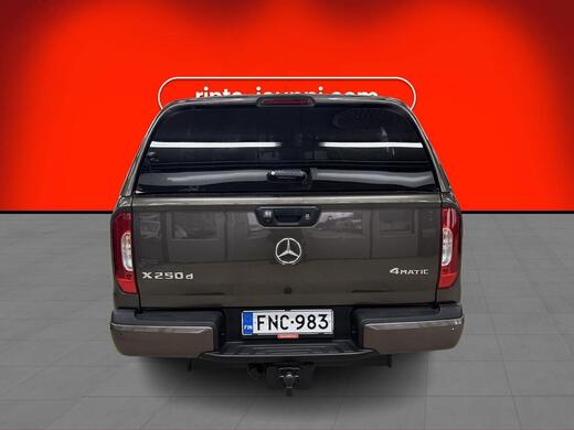 Mercedes-Benz X vaihtoauto