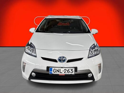 Toyota Prius PHEV vaihtoauto