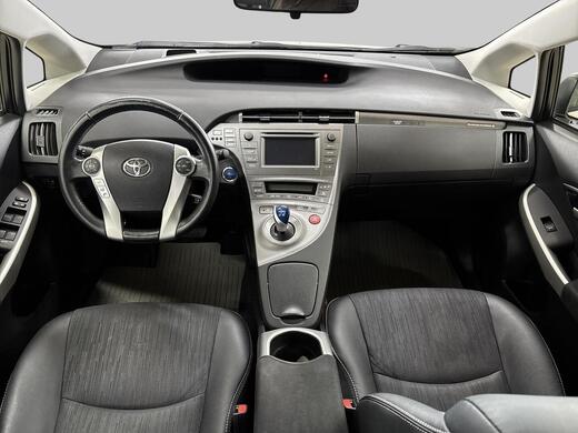Toyota Prius PHEV vaihtoauto
