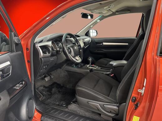 Toyota Hilux vaihtoauto