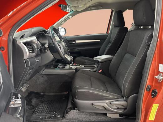 Toyota Hilux vaihtoauto