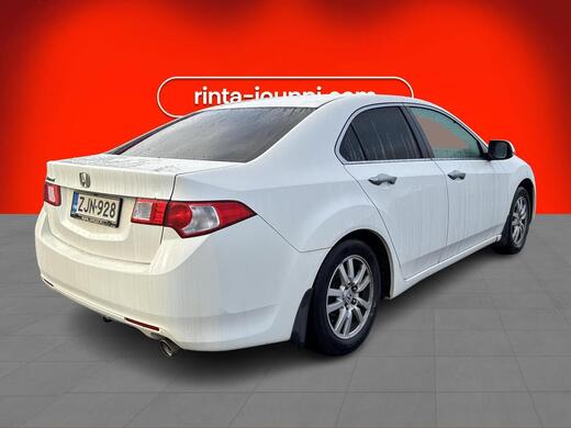 Honda Accord vaihtoauto