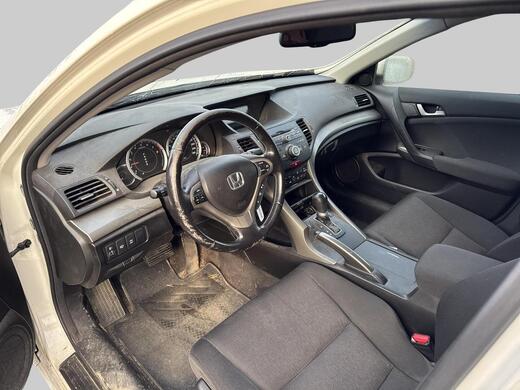 Honda Accord vaihtoauto