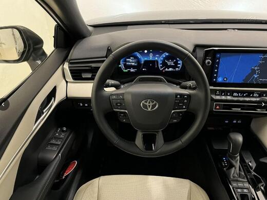 Toyota Camry vaihtoauto