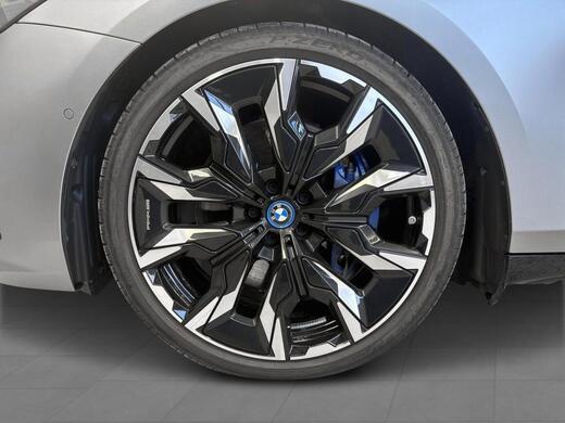 BMW i5 M60 vaihtoauto