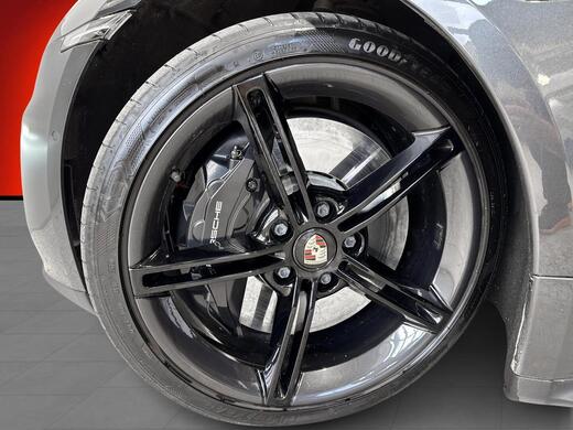 Porsche Taycan vaihtoauto