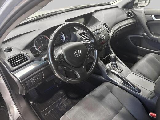 Honda Accord vaihtoauto