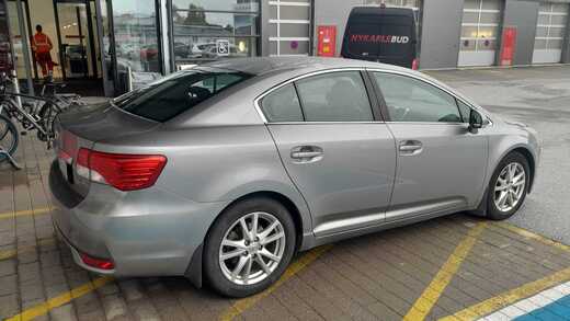 Toyota Avensis vaihtoauto
