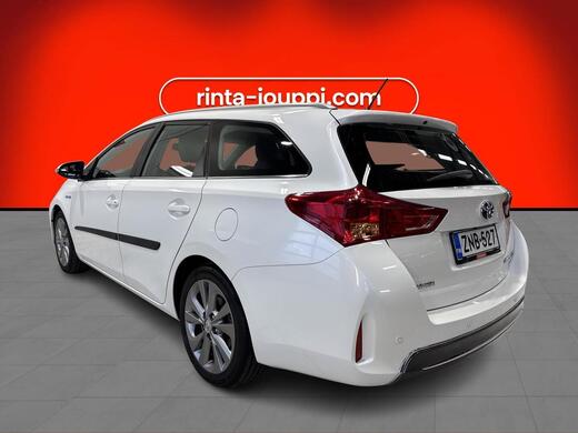 Toyota Auris vaihtoauto