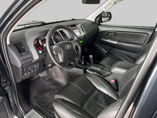 Toyota Hilux vaihtoauto