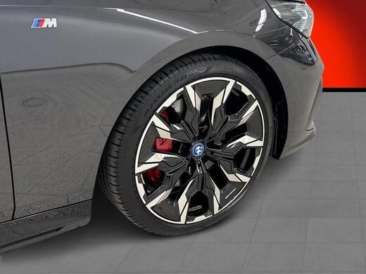 BMW i5 M60 vaihtoauto