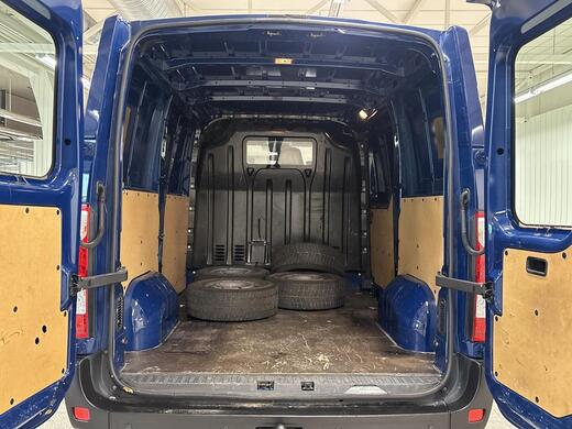 Nissan NV400 vaihtoauto