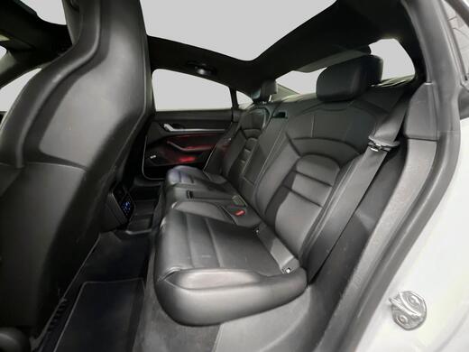 Porsche Taycan vaihtoauto