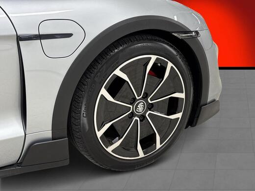 Porsche Taycan vaihtoauto