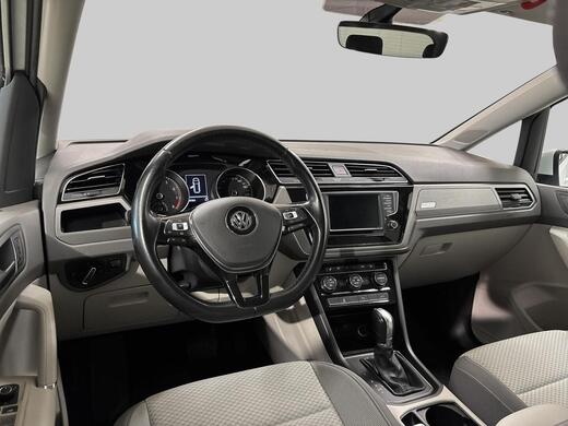 Volkswagen Touran vaihtoauto