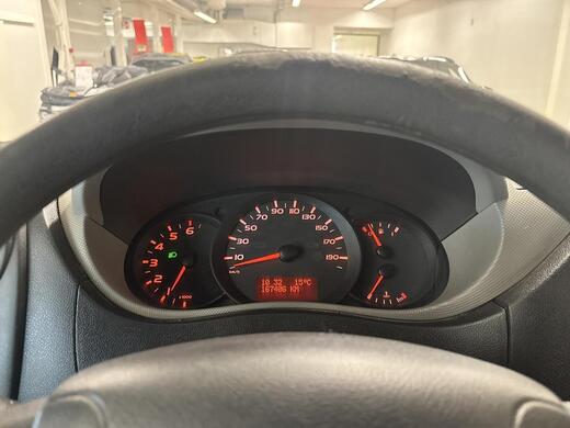 Nissan NV400 vaihtoauto