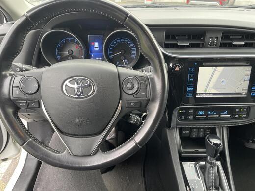 Toyota Auris vaihtoauto