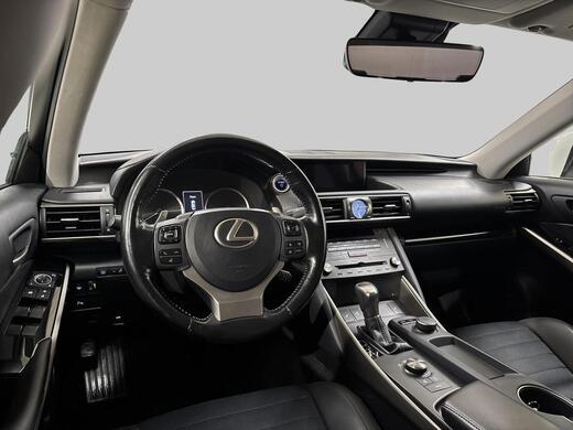 Lexus IS vaihtoauto