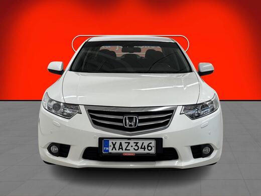 Honda Accord vaihtoauto