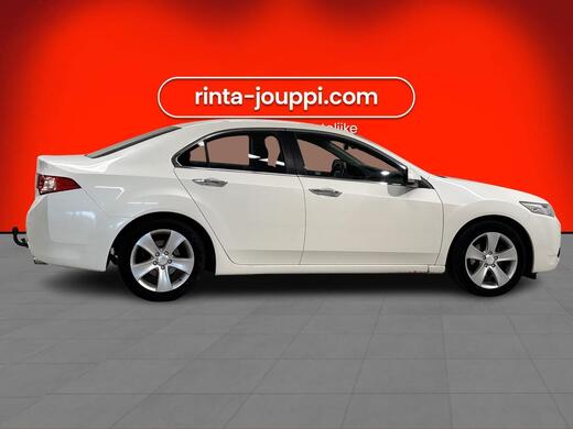 Honda Accord vaihtoauto