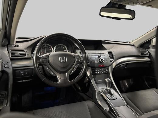 Honda Accord vaihtoauto
