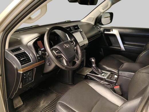 Toyota Land Cruiser vaihtoauto