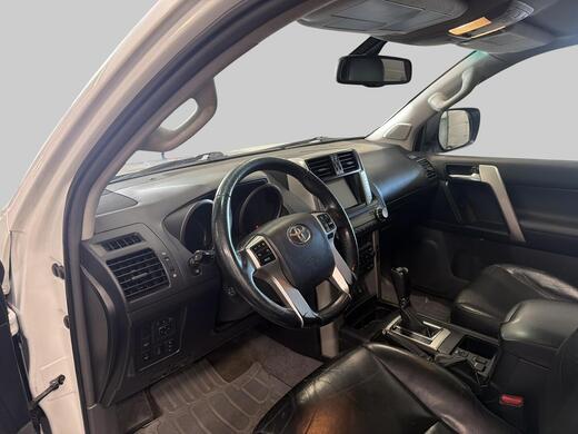 Toyota Land Cruiser vaihtoauto