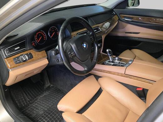 BMW 740 vaihtoauto