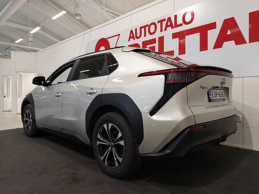 Toyota bZ4X vaihtoauto