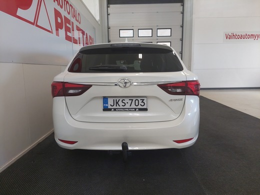 Toyota Avensis vaihtoauto